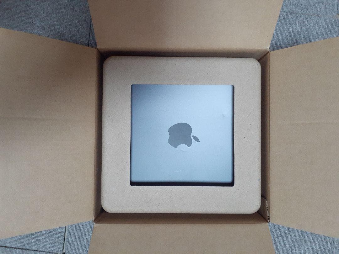 Mac mini 2018 i3/16GB/256GB 元箱・電源ケーブル付き