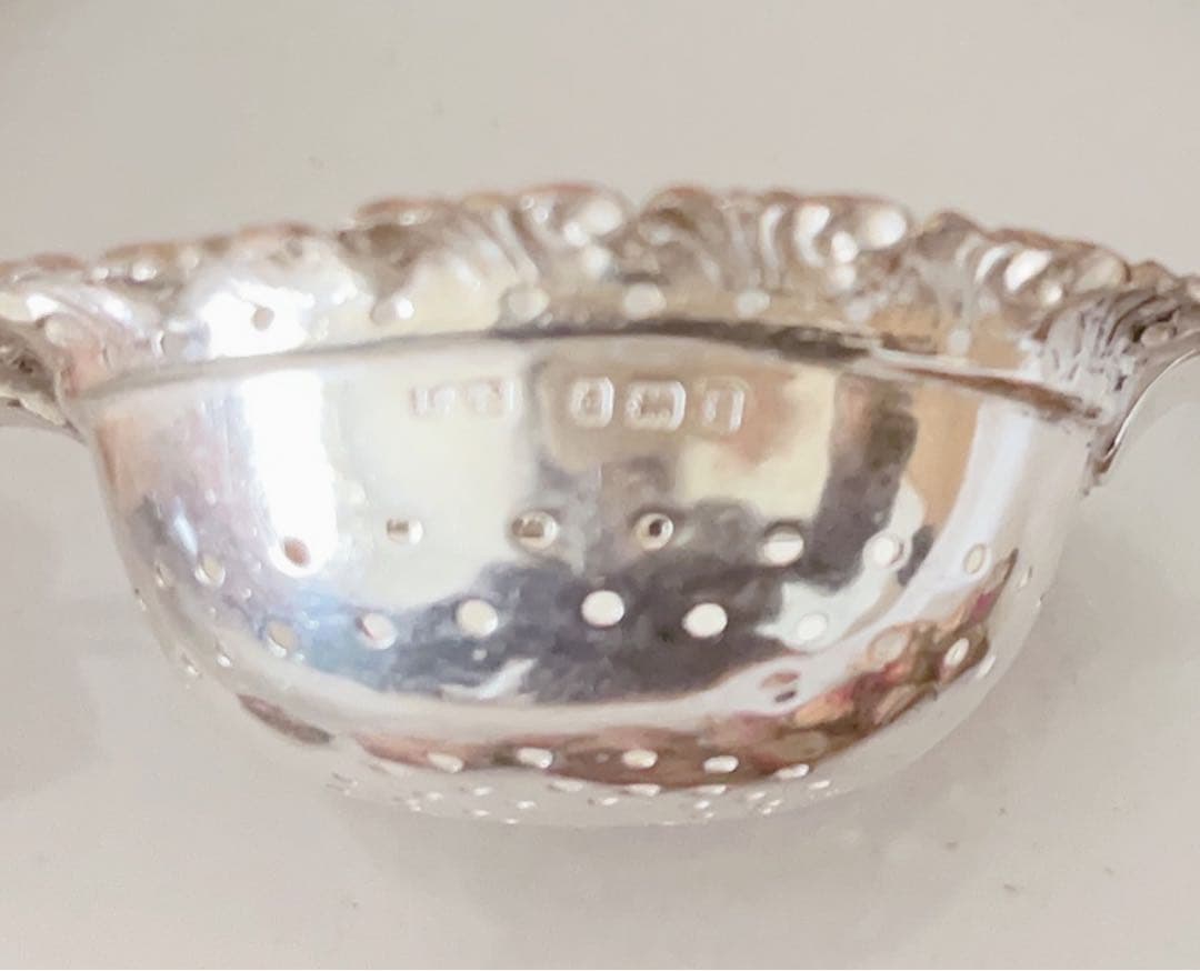 英国製純銀アンティークティーストレーナー