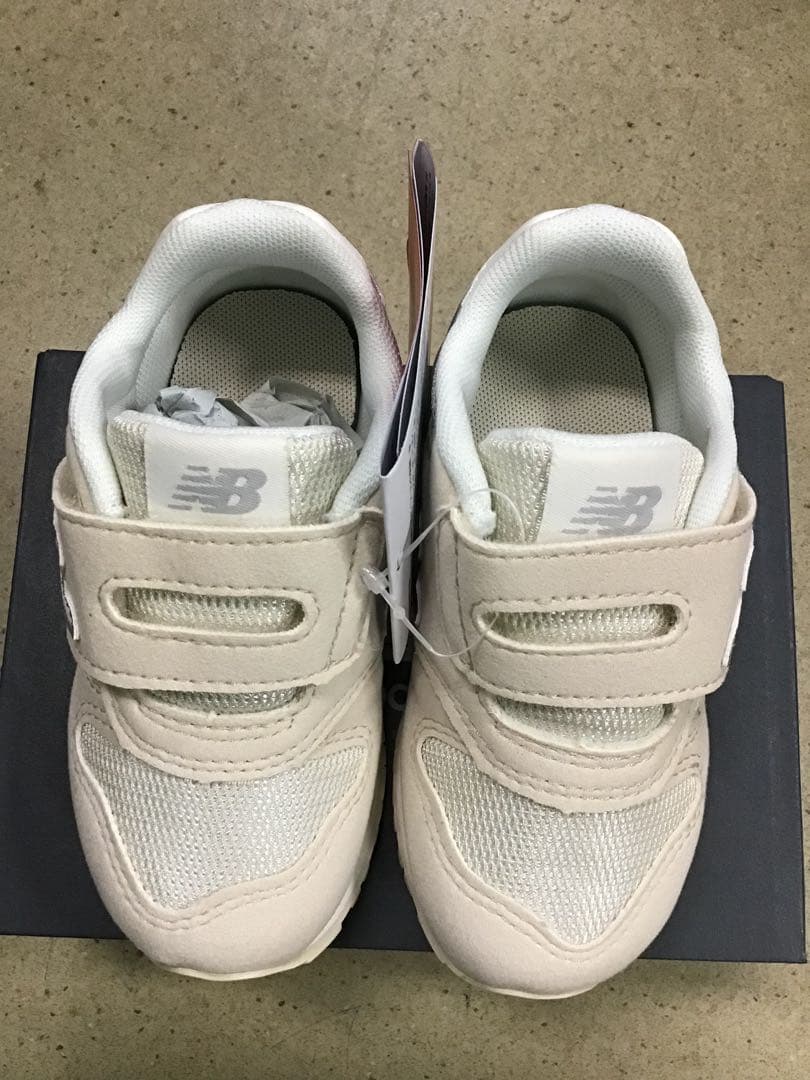 スニーカー momo