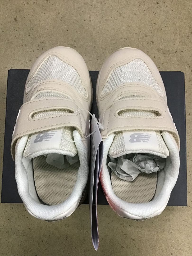 スニーカー momo