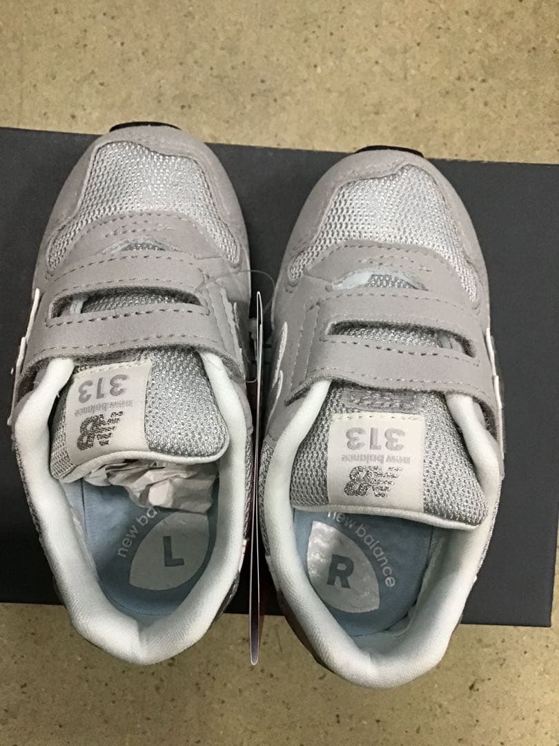 スニーカー momo