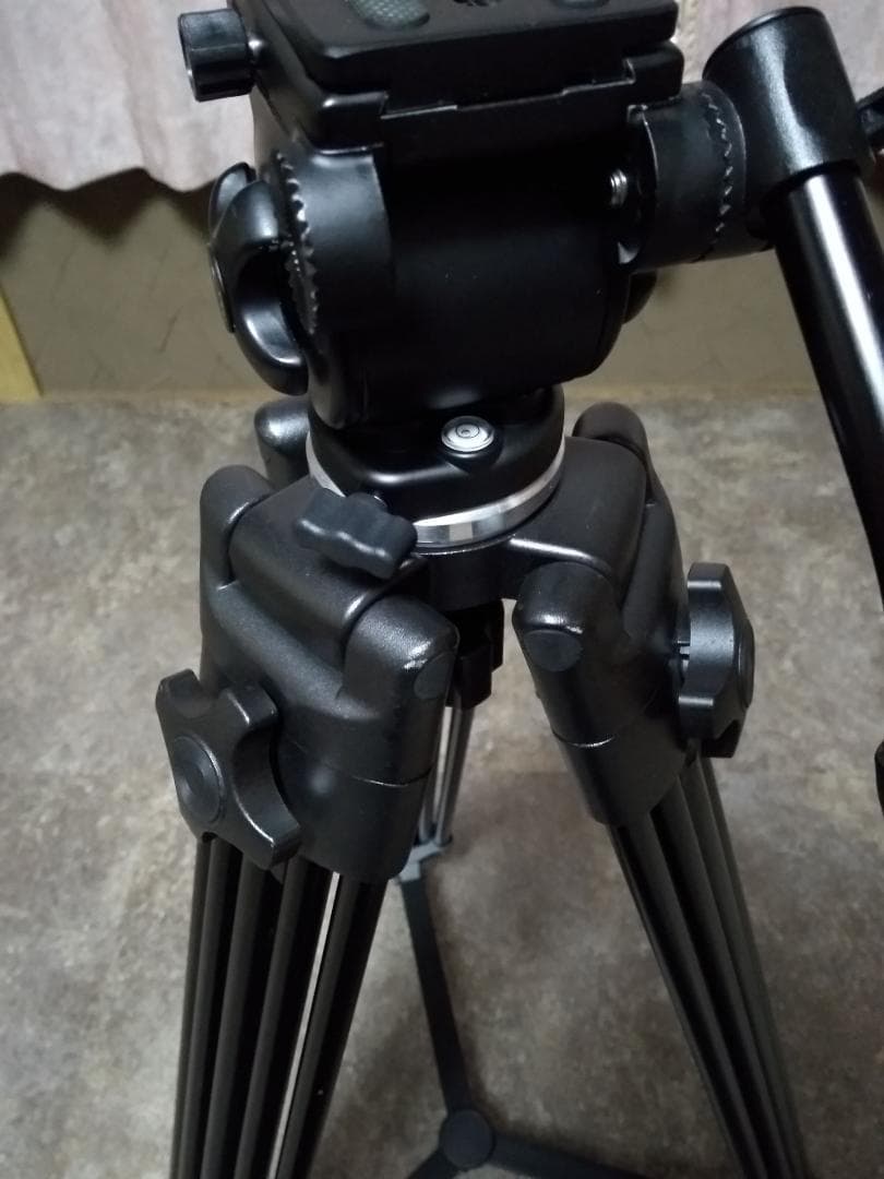 Weifeng WF-717 1.8m プロフェッショナル　ビデオ三脚