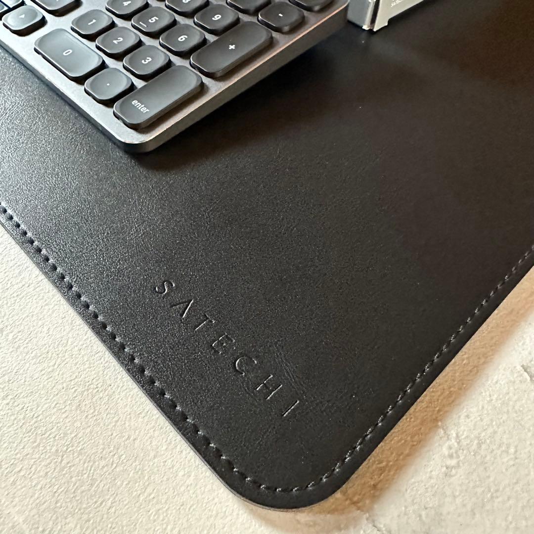 【新品同様】Satechi Bluetoothキーボード& デスクマット