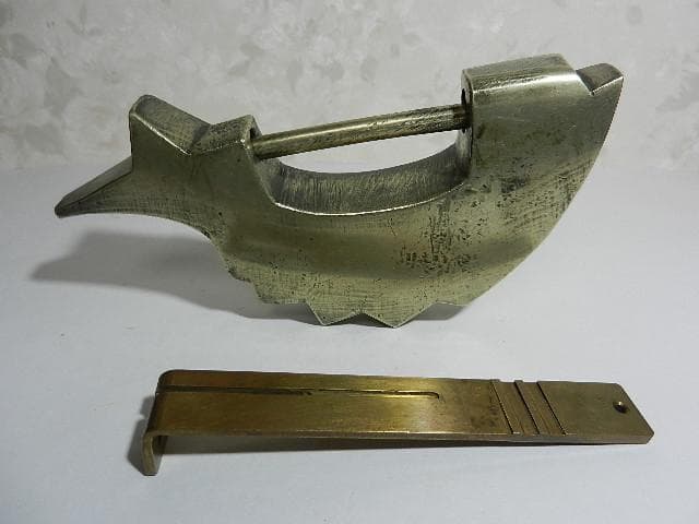 李朝（李氏朝鮮）のアンティーク魚型錠前