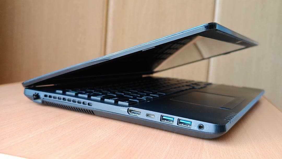 Fujitsuノートパソコン　黒