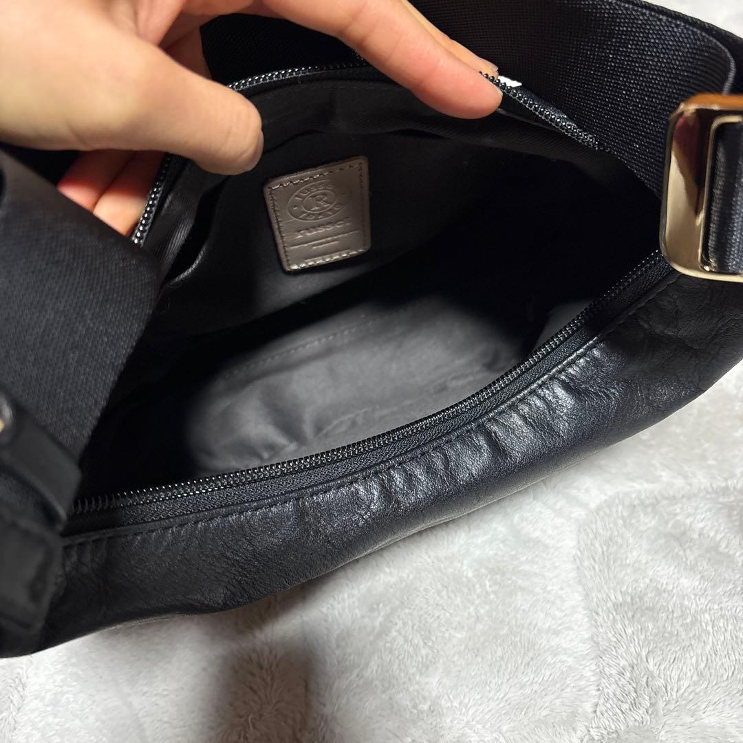 russet ラシット ソフトレザーラウンドショルダーバッグ ゴールド金具