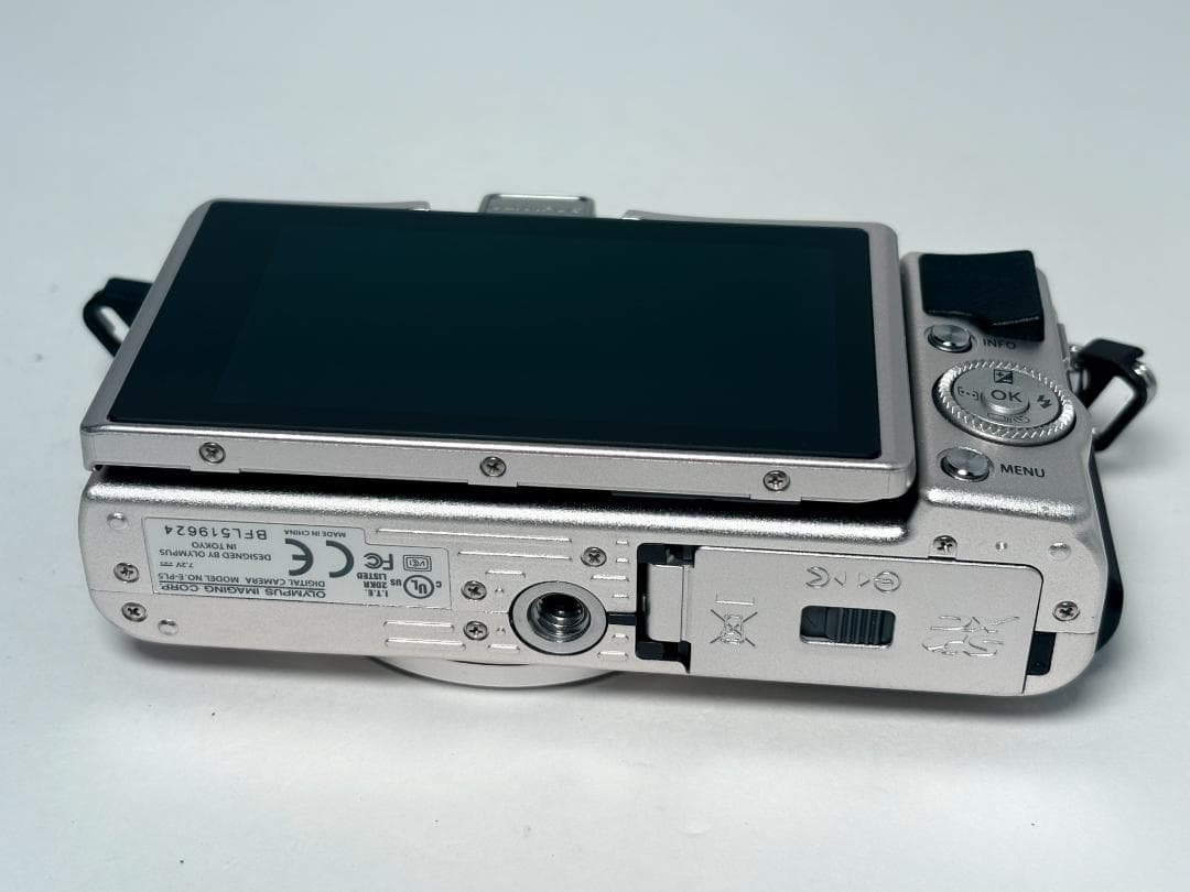 僅か546ショット オリンパス PEN Lite E-PL5 ボディ