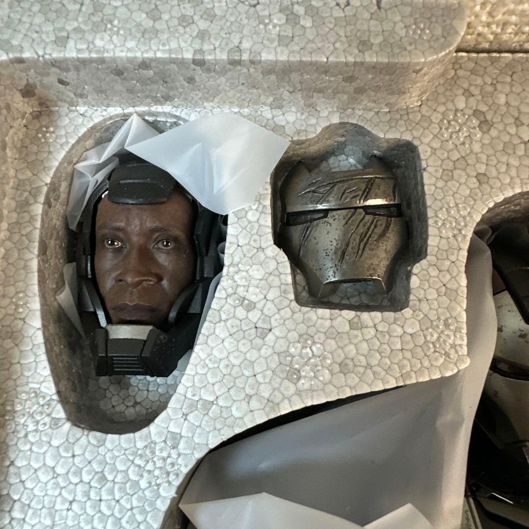 アメコミ HOT TOYS MMS331-D13 WAR MACHINE 1/6SCALE