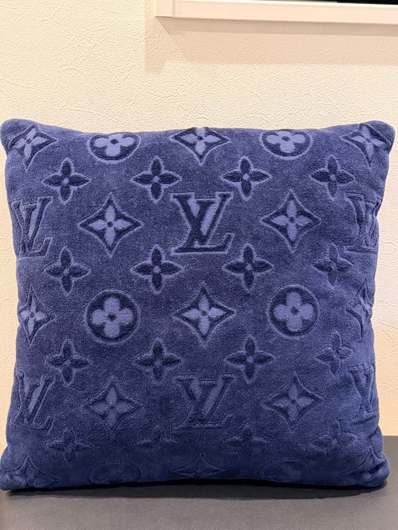 ルイ ヴィトン クッション　バケーション　ネイビー