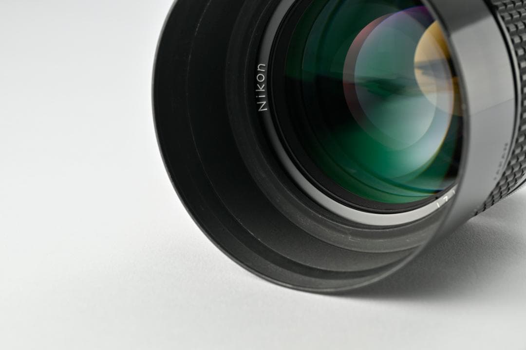 Nikon ニコン Ai-s NIKKOR 85mm F1.4 フード付き