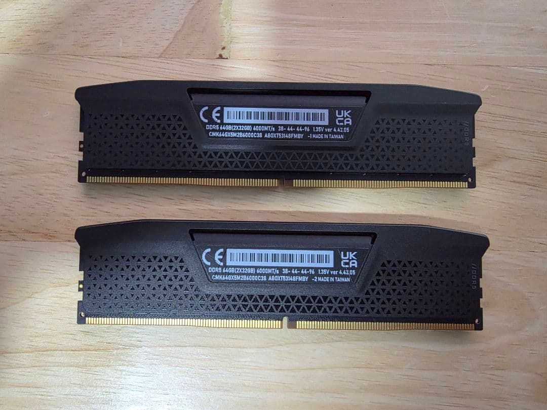 メモリー CORSAIR VENGEANCE DDR5 64GB 6000MHz