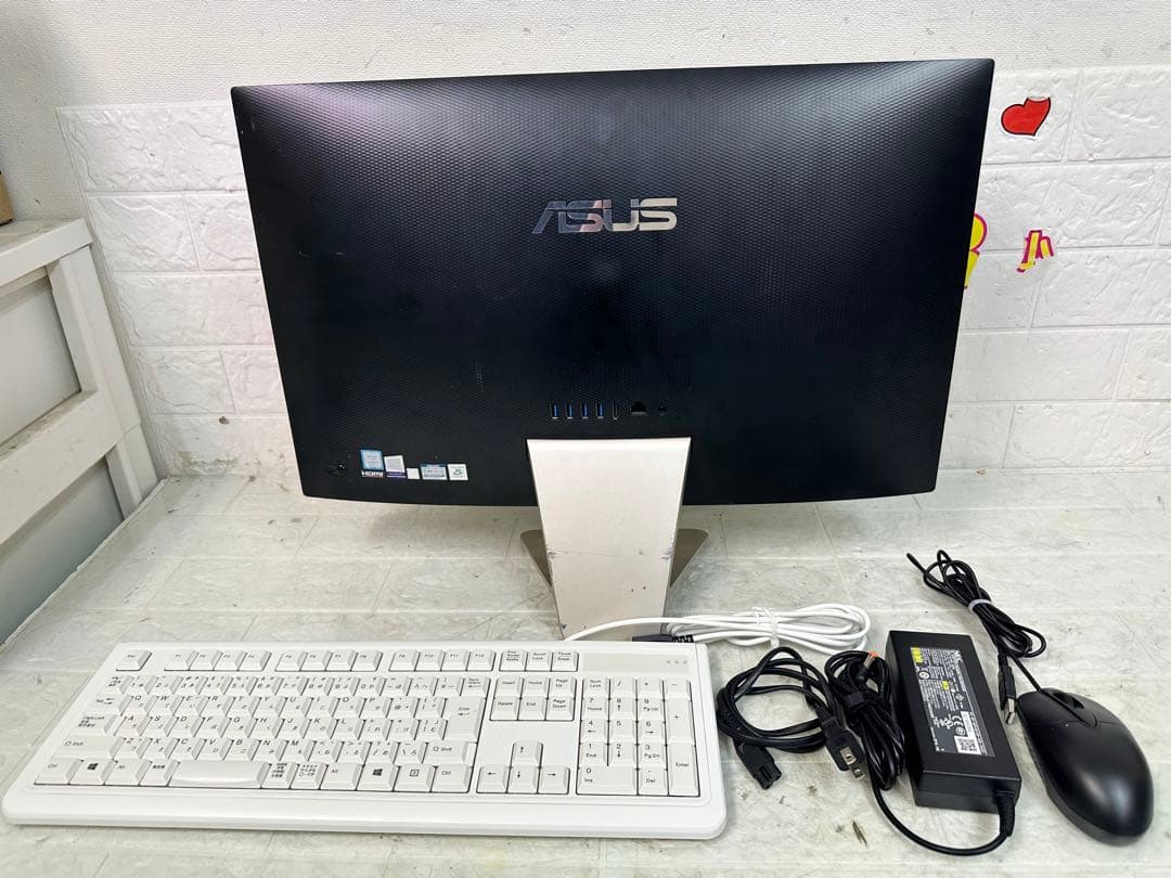 ASUS一体型PC 即使可 LINEとOffice入り