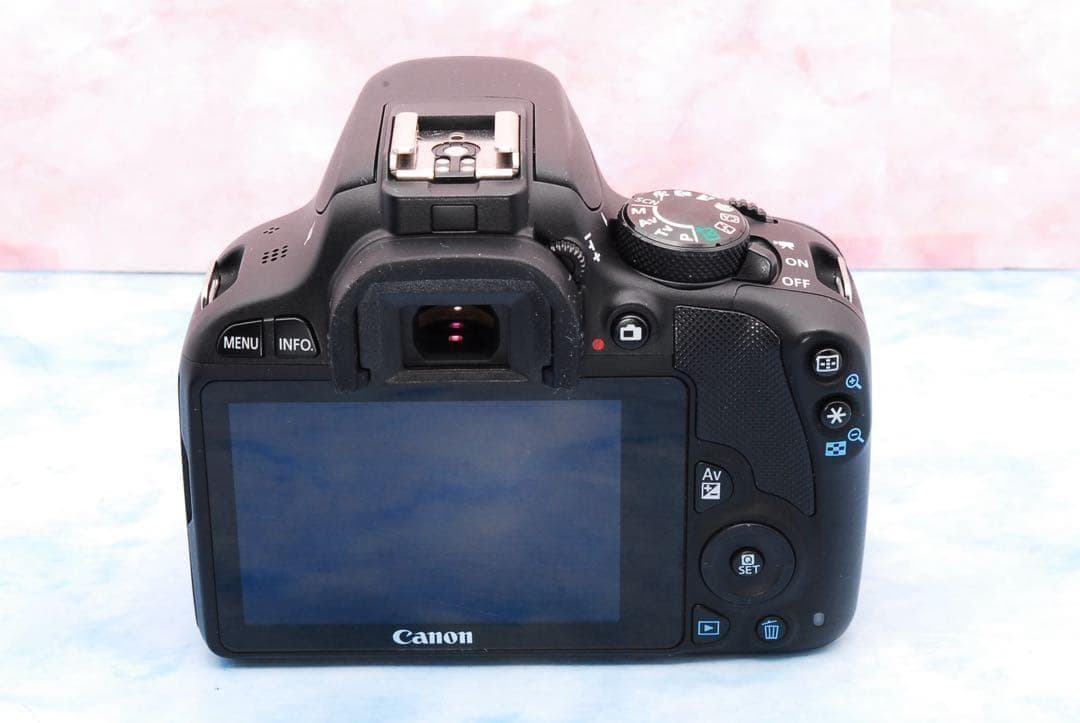 Canon Kiss X7☆一眼レフカメラ☆S数少☆豪華Wレンズ☆軽量＆小型
