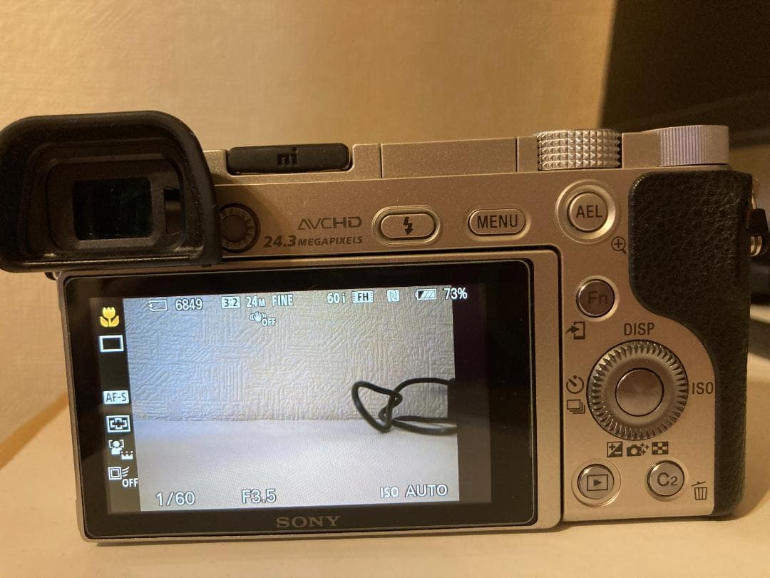 SONY α6000 + SEL30M35 単焦点レンズ + 付属品セット