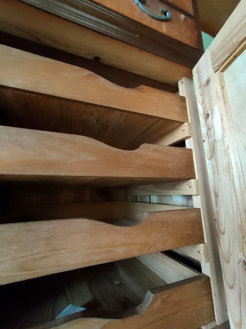 レトロな箪笥　幅122cm 高さ170cm 奥行42cm