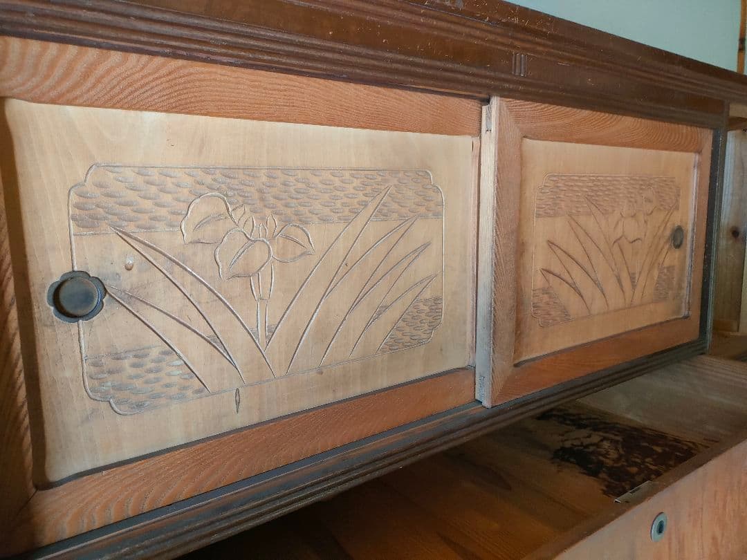 レトロな箪笥　幅122cm 高さ170cm 奥行42cm