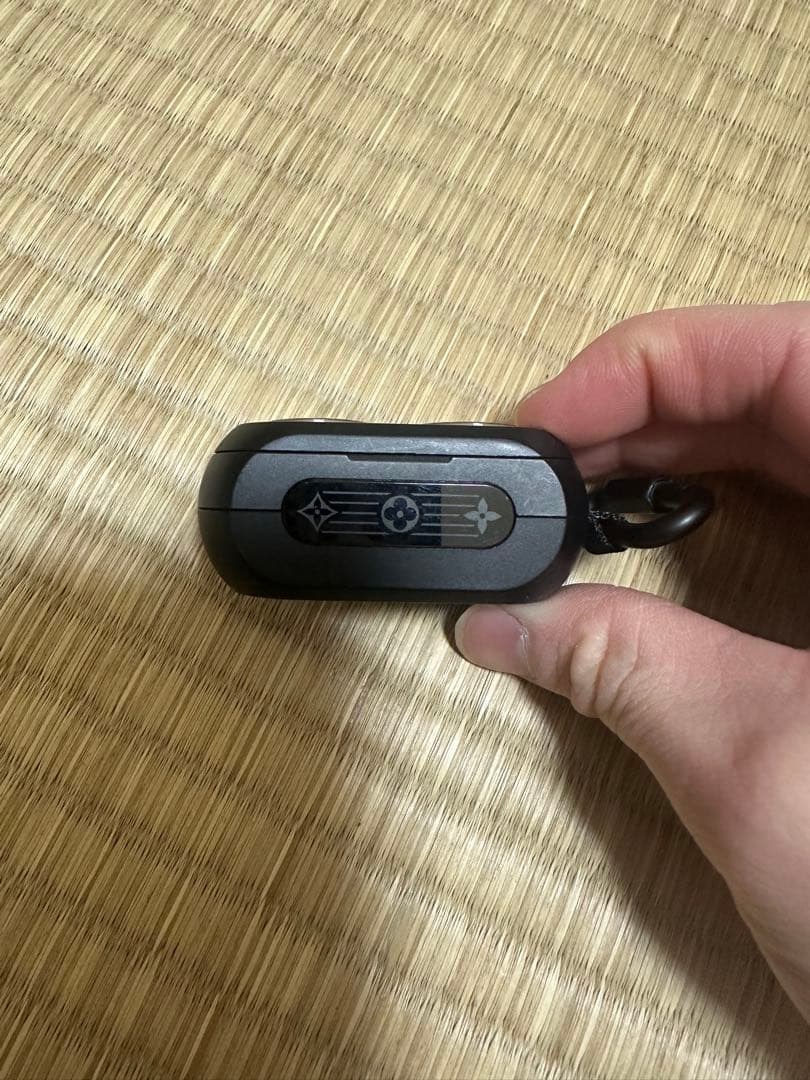 ルイヴィトン ホライゾン ライトアップイヤホン Louis Vuitton