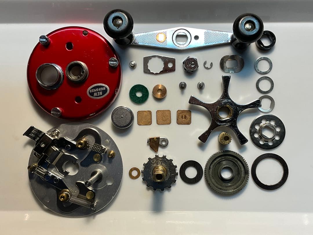 ABU アンバサダー 5500 メンテ済 フレーム修正済 チェリーレッド