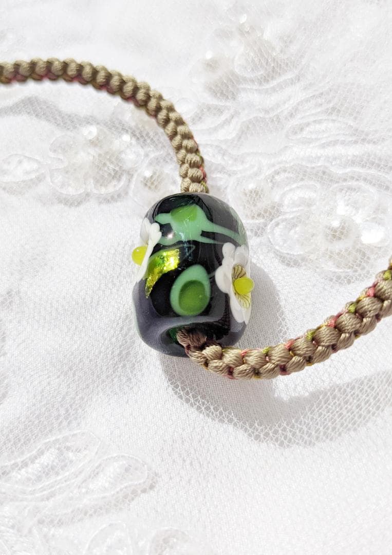 吉田正子トンボ玉（貳拾伍）　「江戸組み紐」ネックレス　ガラス玉に込めた日本画