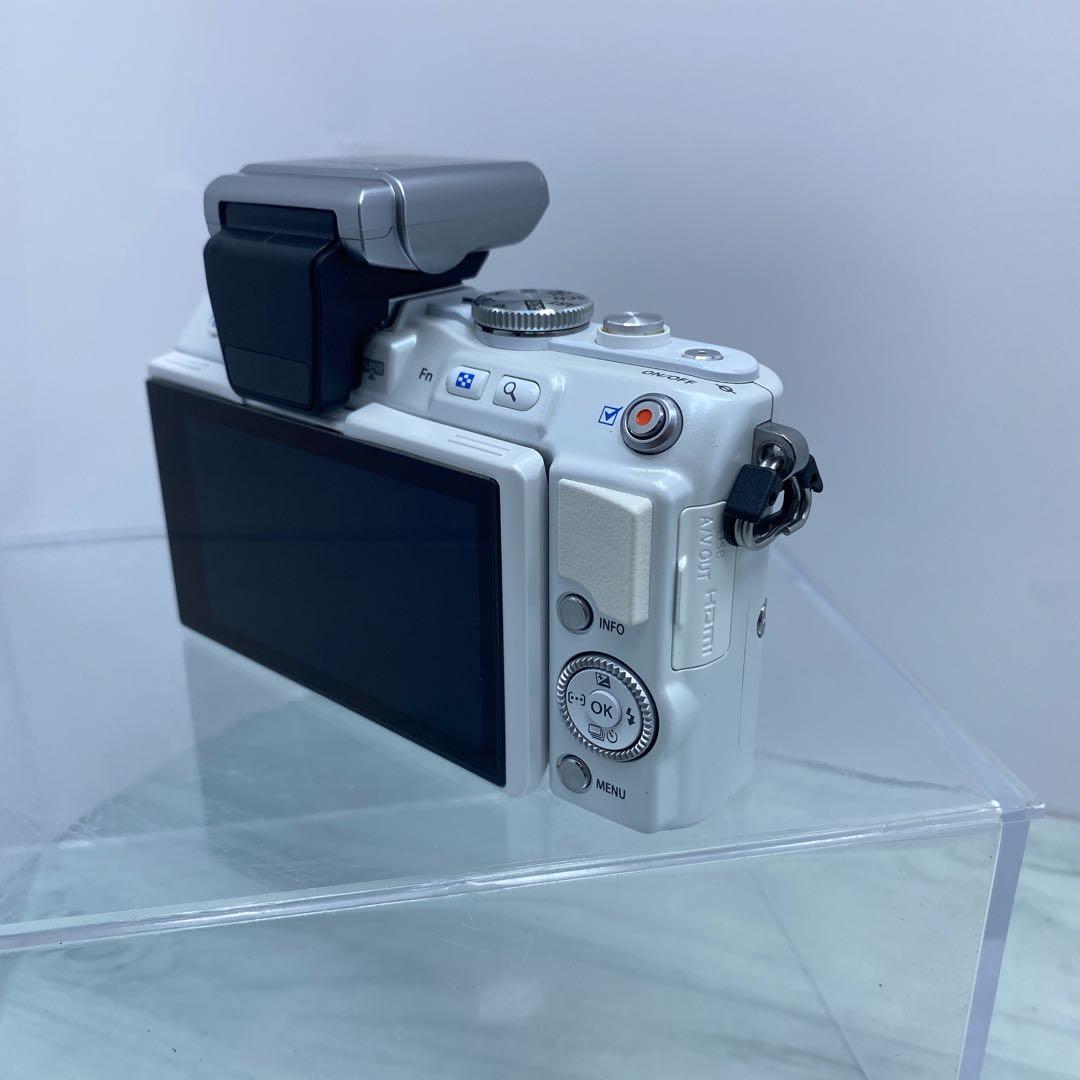 美品OLYMPUS オリンパスPEN Lite E-PL6ダブルズームキット