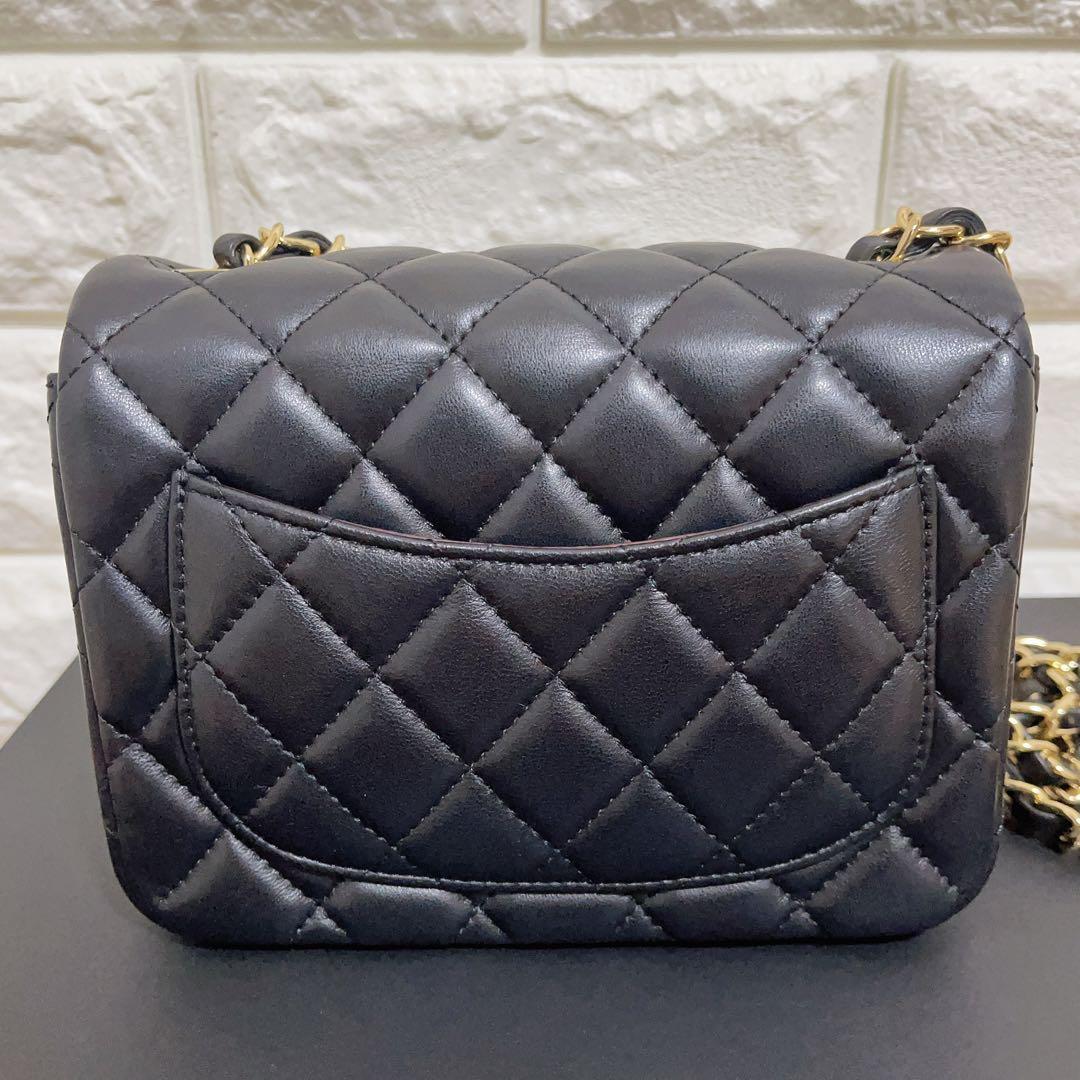 ミニマトラッセ 黒 ゴールド金具 キルティング フラップバッグ