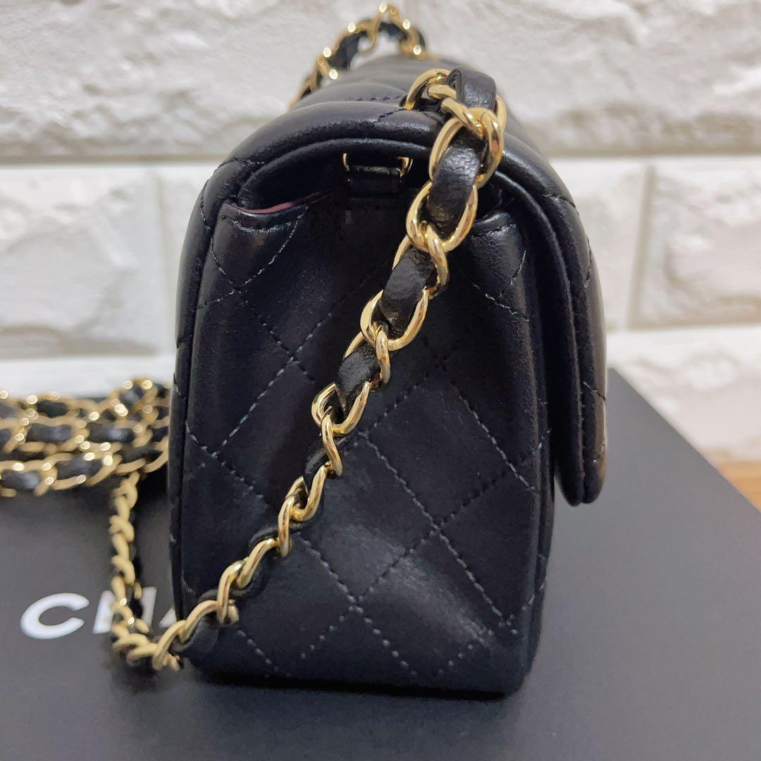 ミニマトラッセ 黒 ゴールド金具 キルティング フラップバッグ