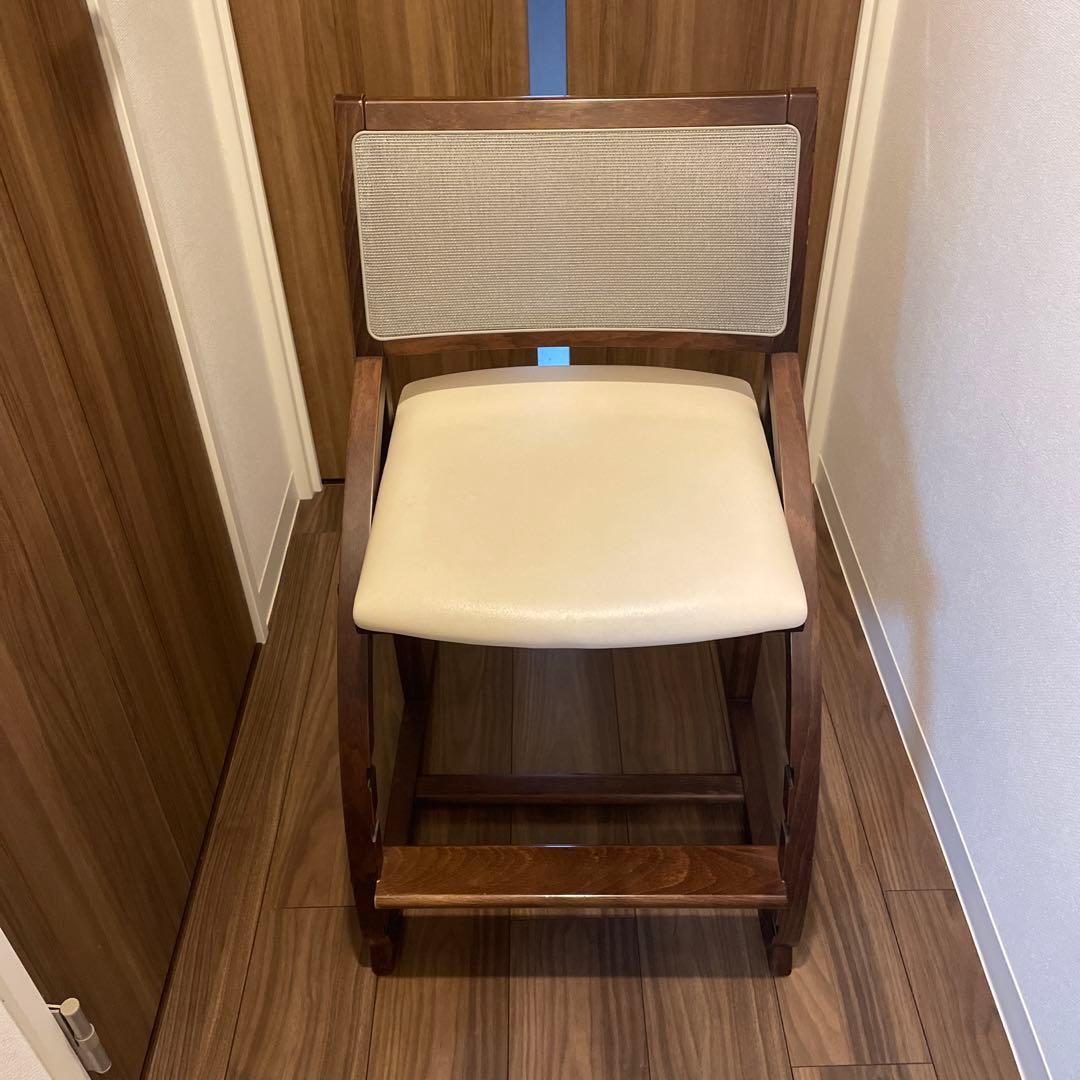 カリモク　学習椅子　クレシェ　XT2401