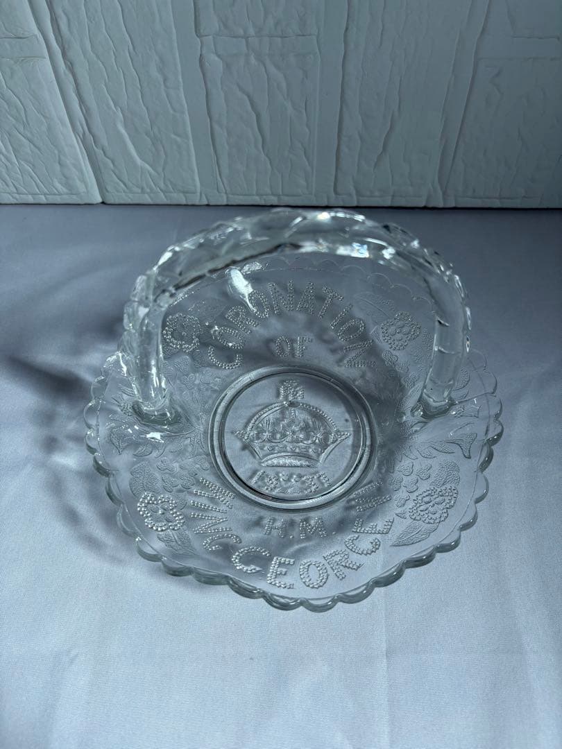 イギリスアンティーク　コロネーション ハンドル付きバスケット