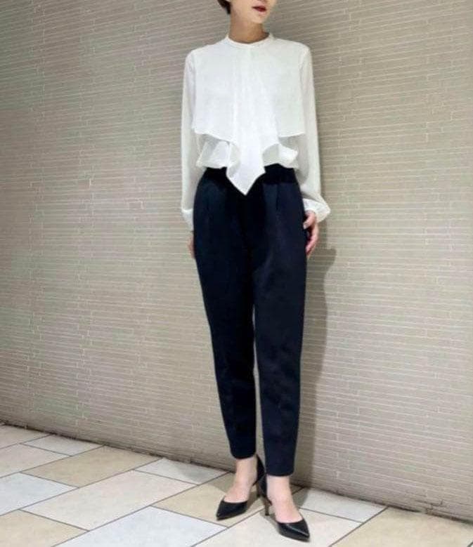 美品 ユナイテッドアローズ TOKYO 2万円 フロントフリルのブラウス 351