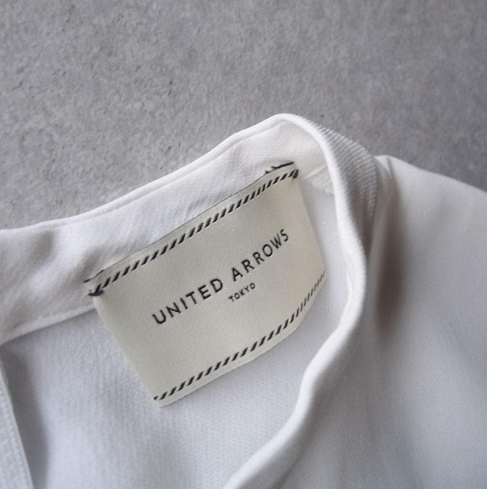 美品 ユナイテッドアローズ TOKYO 2万円 フロントフリルのブラウス 351