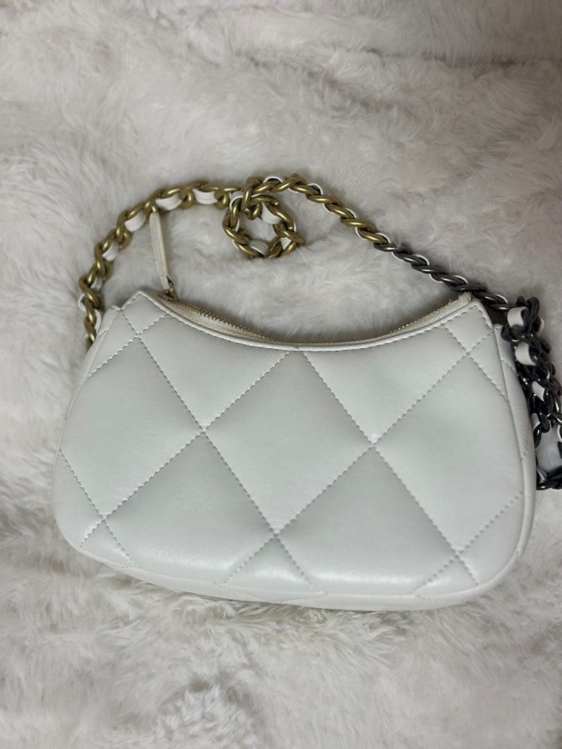 シャネル CHANEL ノベルティ ホワイト キルティング ショルダーバッグ