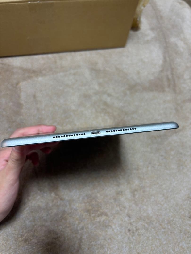 iPad（ 第5世代/2017）Cellular SIMロック解除済み