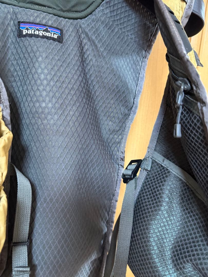 patagonia ハイブリッド・パック・ベスト