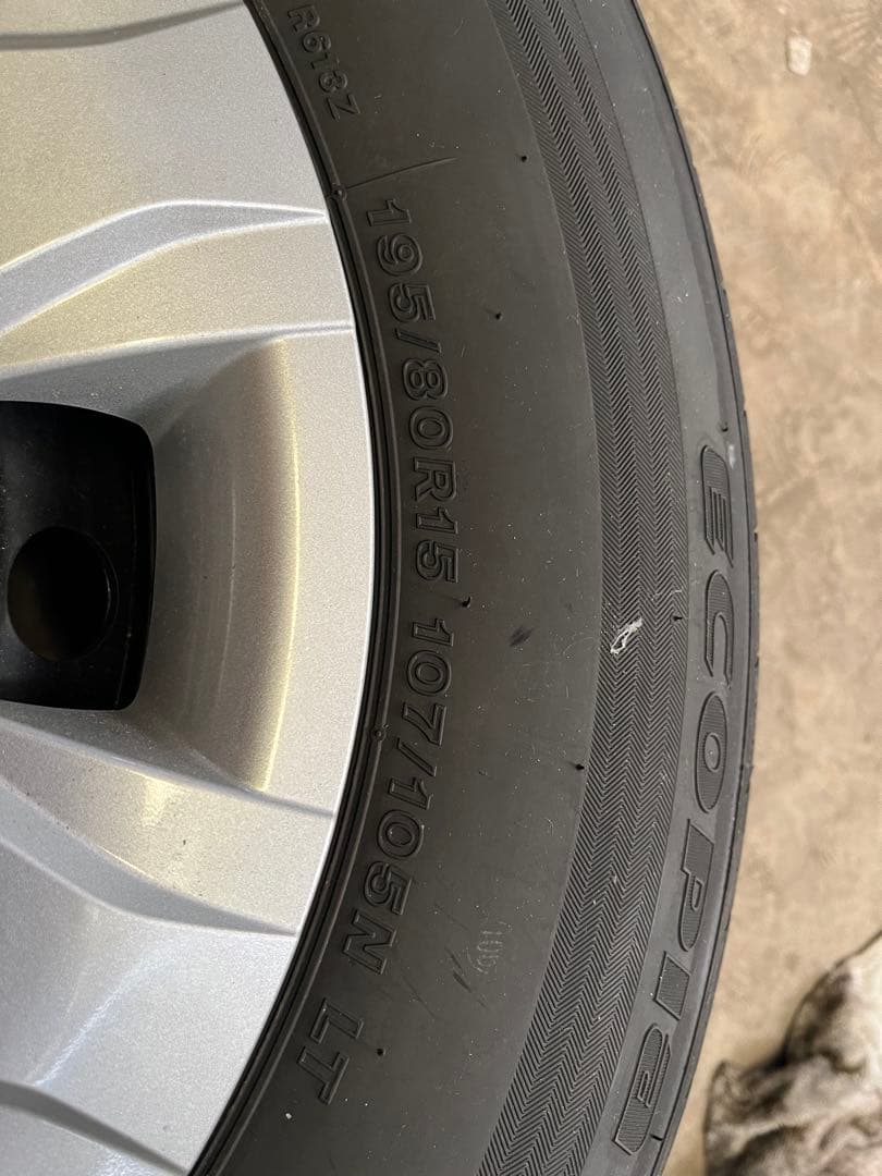 【値下げ‼️新車外し】ハイエース純正タイヤホイールセット