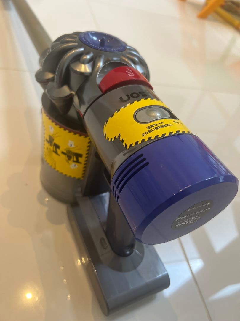 Dyson sv10 スティッククリーナー 本体
