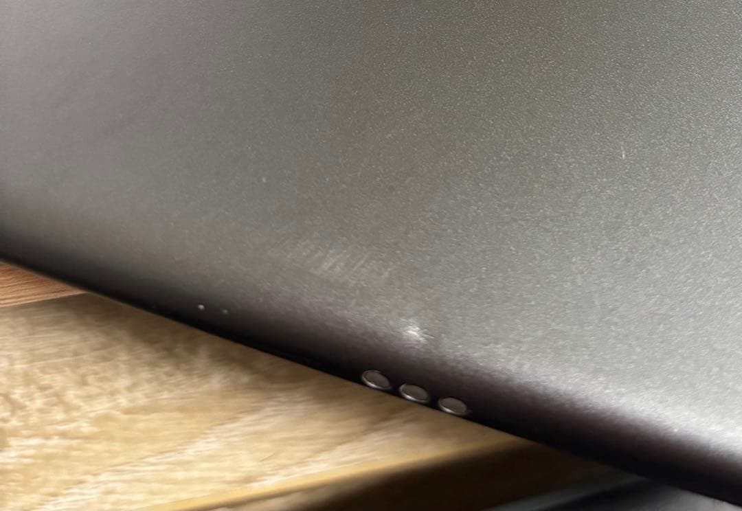 iPad（第8世代）10.2インチ Wi-Fi 32GB スペースグレイ　中古