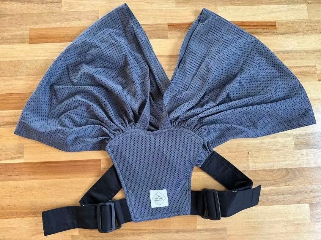 ベビービョルンハーモニー抱っこ紐とスモルビ抱っこ紐