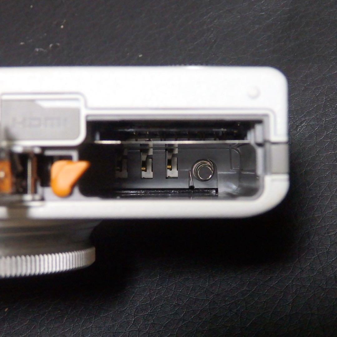 動作確認済み　美品　Fujifilm XQ2 ホワイト フジフイルム