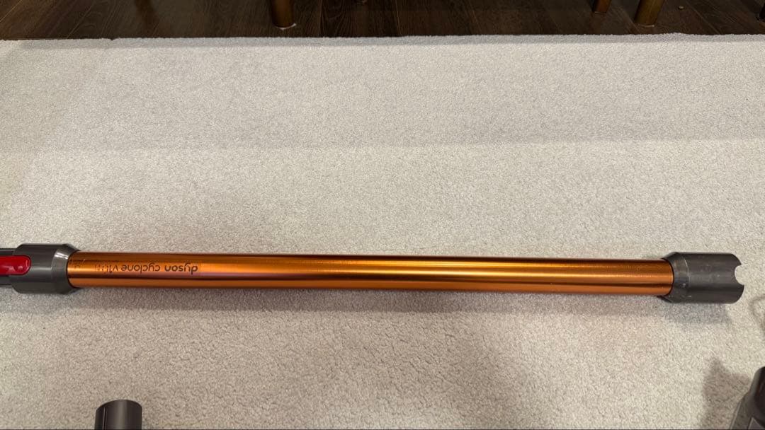 ダイソン Dyson V10 Fluffy コードレス サイクロン SV12