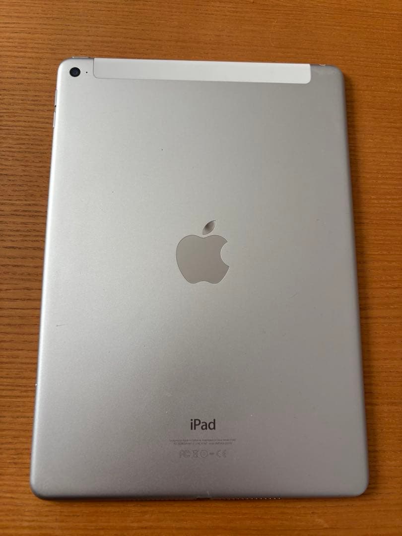 Apple iPad Air2 128GB WiFi シルバー　カバー付き