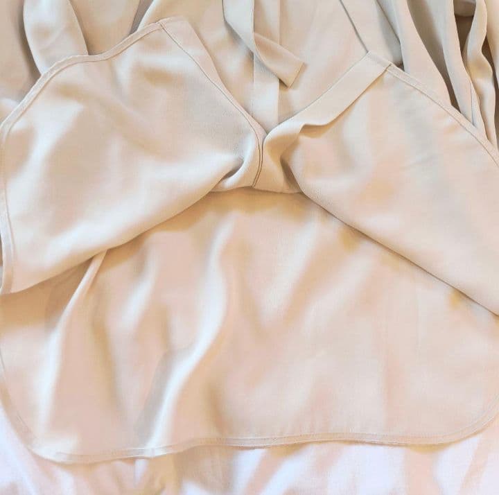 美品　ベイジ　BEIGE, 2 ボウタイロングスリーブブラウス EVA