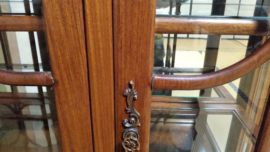 ※龍神※龍爪※最高級家具※幸運を招き入れ掴むクロウ&ボウル最高級木製ガラス3扉