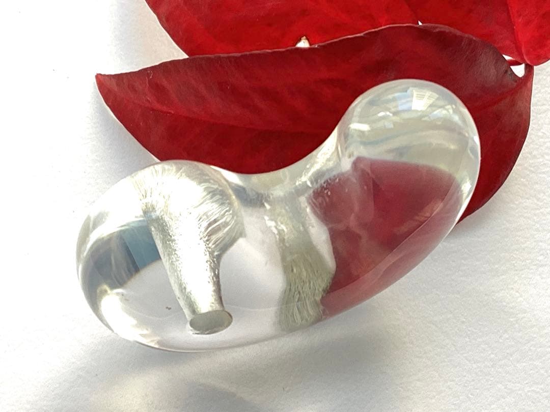 ✳抜群高品質　貴重‼️ 国産水晶最高峰の黒平水晶大型勾玉　透明感抜群　鑑別書付‼️