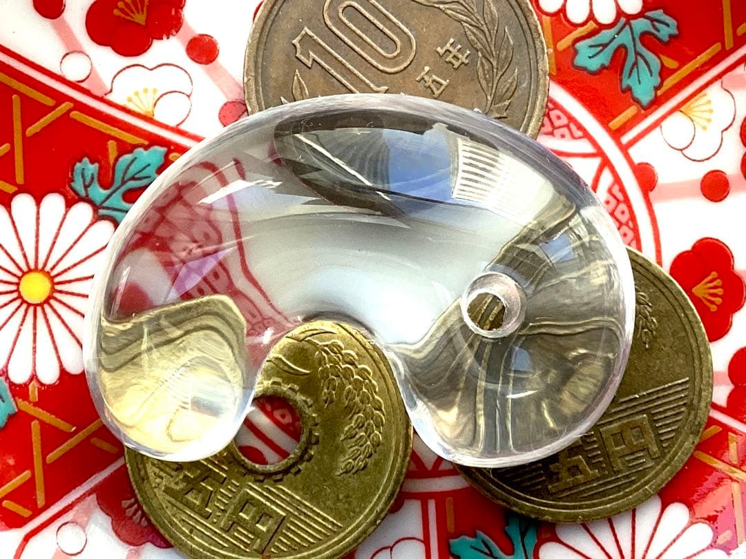 ✳抜群高品質　貴重‼️ 国産水晶最高峰の黒平水晶大型勾玉　透明感抜群　鑑別書付‼️