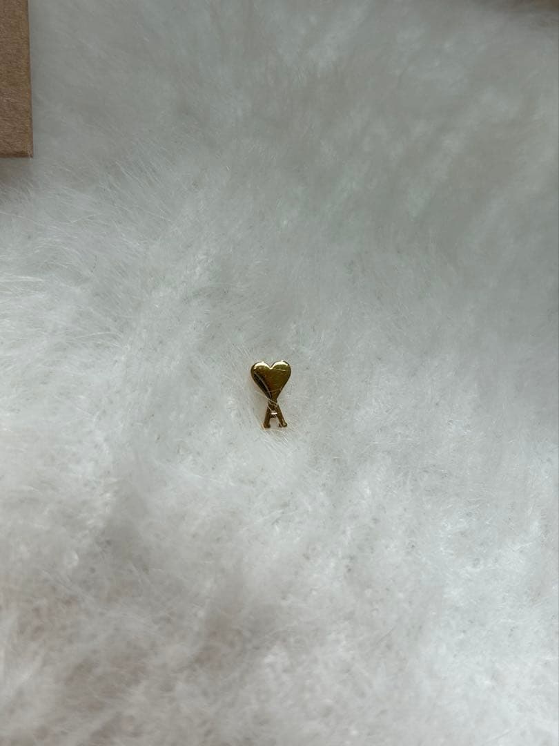 【AMI PARIS】 ハート型ゴールドピアス 片耳用