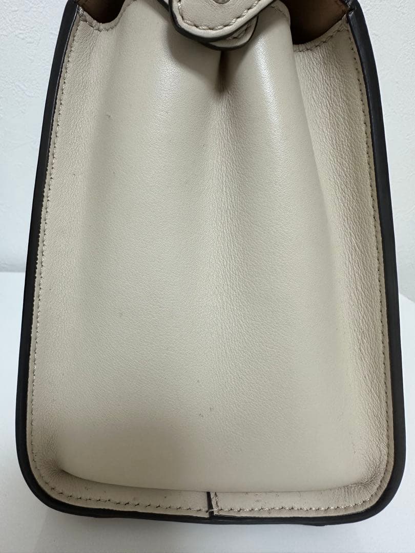 【たかちゃん】FENDI フェンディ ピーカブー