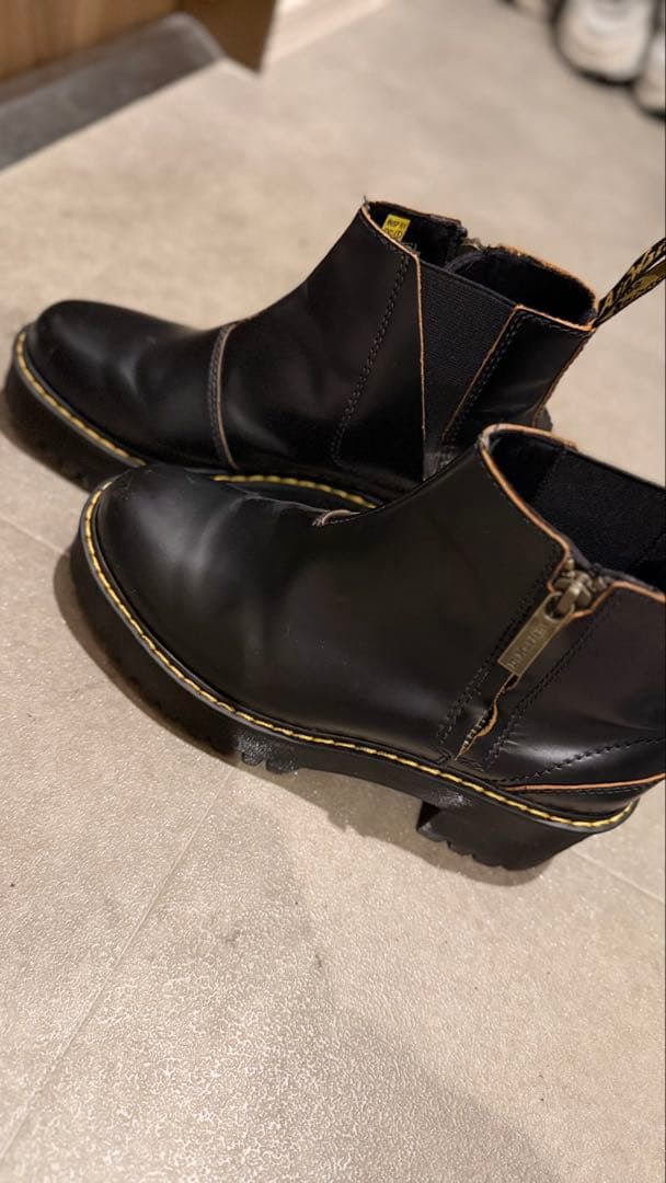 ピ*ち様 Dr. Martens Rometty II