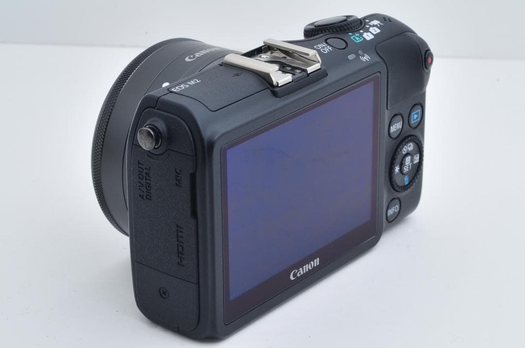 ■新品級■ Canon EOS M2 トリプルレンズキット≪付属品完備≫