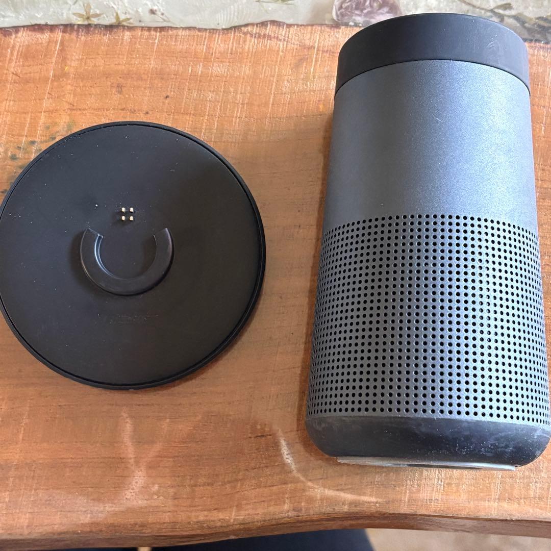 BOSE ワイヤレススピーカー ブラック、充電クレードル