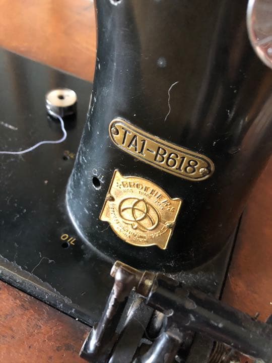 工業用足踏みミシン　ブラザー　： アンティーク